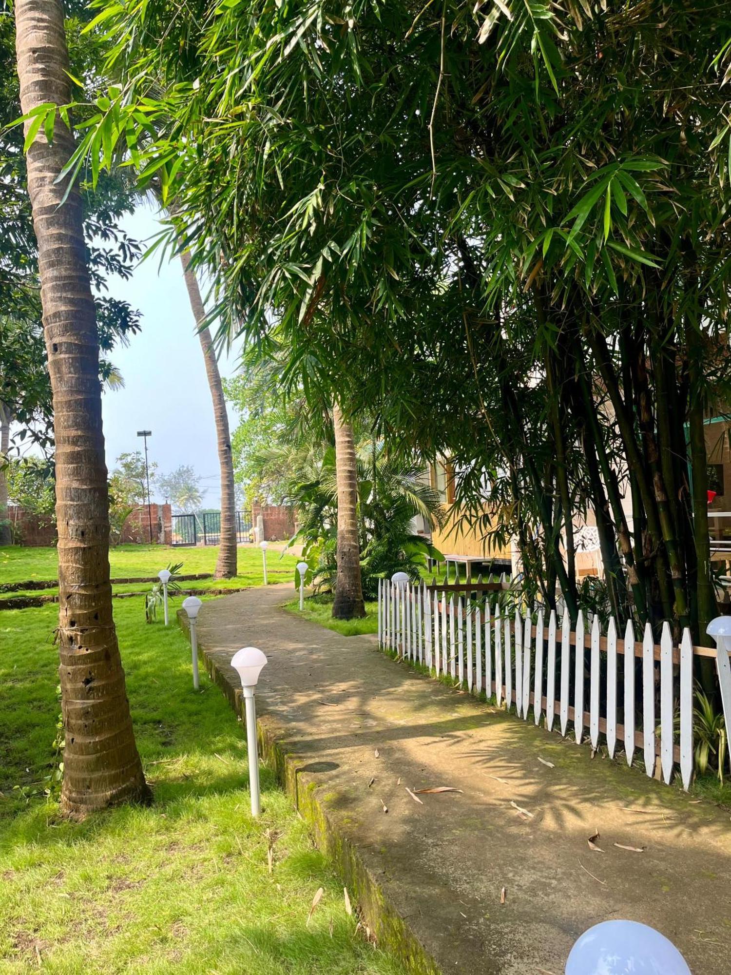 Magic Sand Beach Resort Arambol Exterior photo