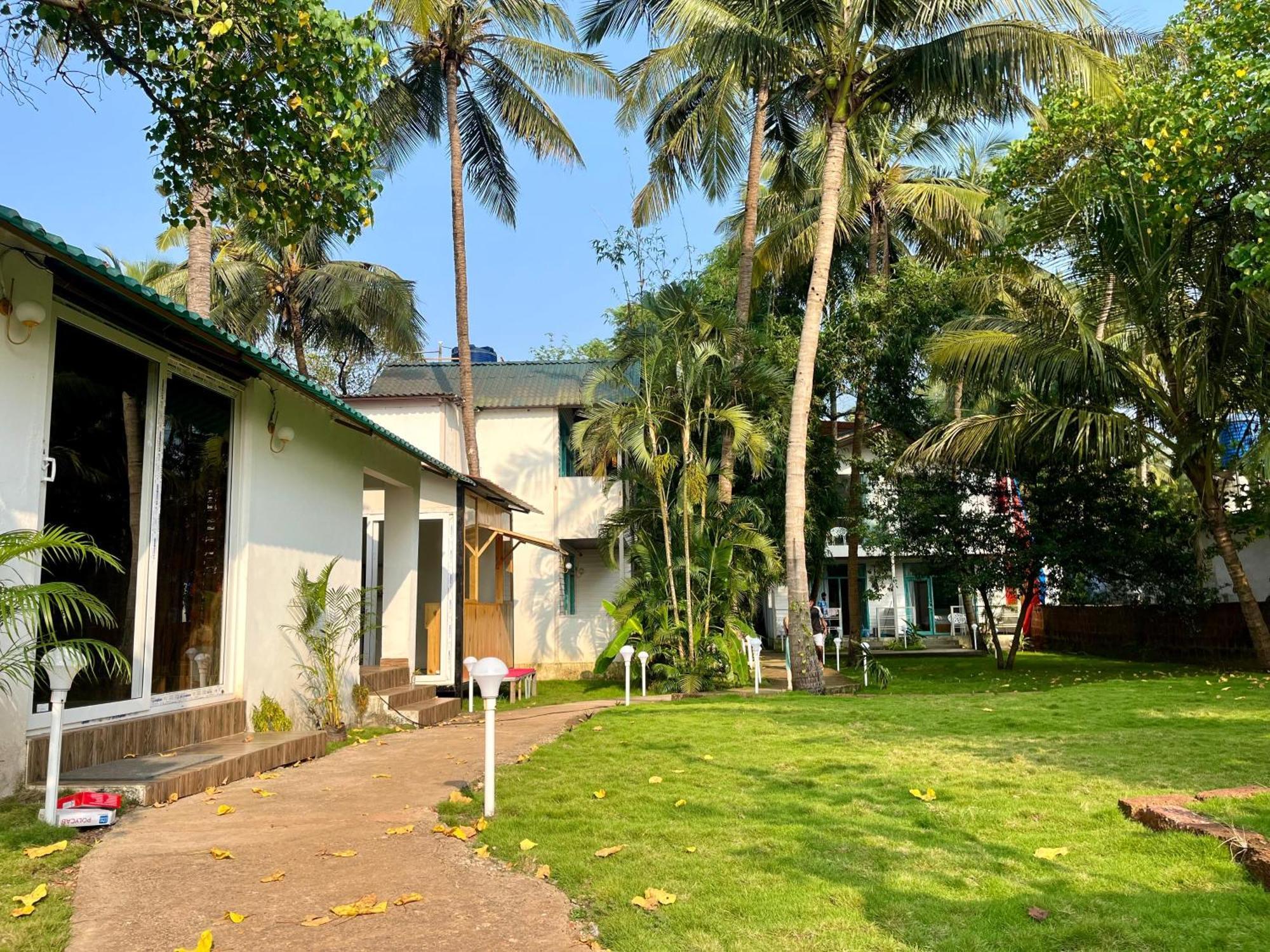 Magic Sand Beach Resort Arambol Exterior photo