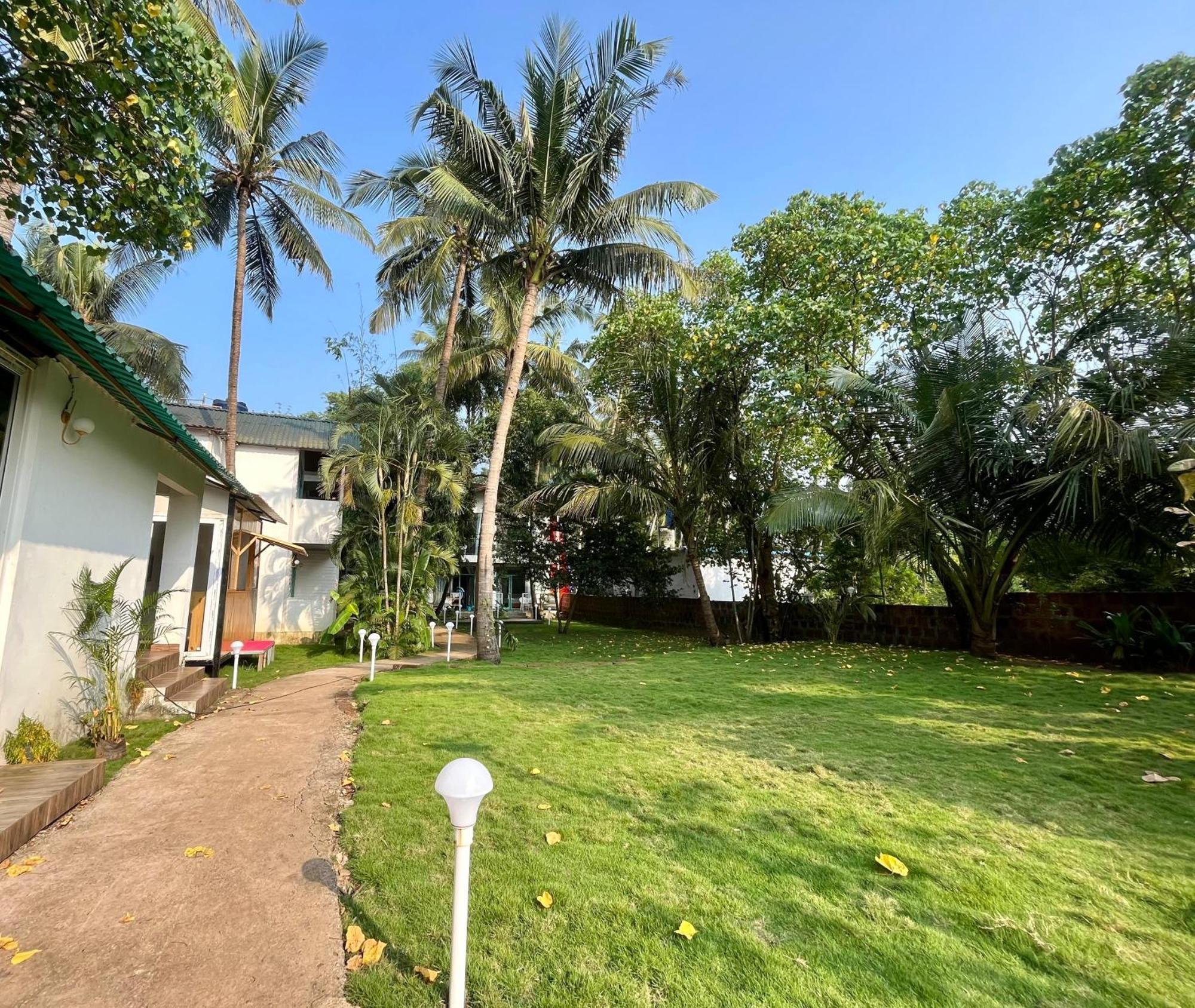 Magic Sand Beach Resort Arambol Exterior photo